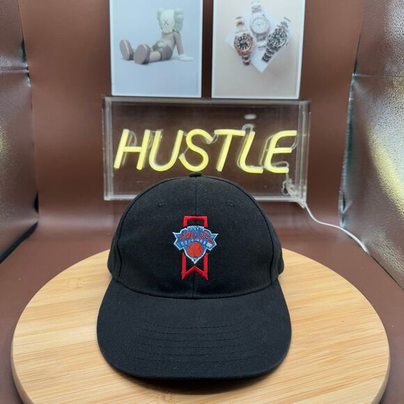NY Knicks Michelob Ultra Snapback Cap - Picture 1 of 6